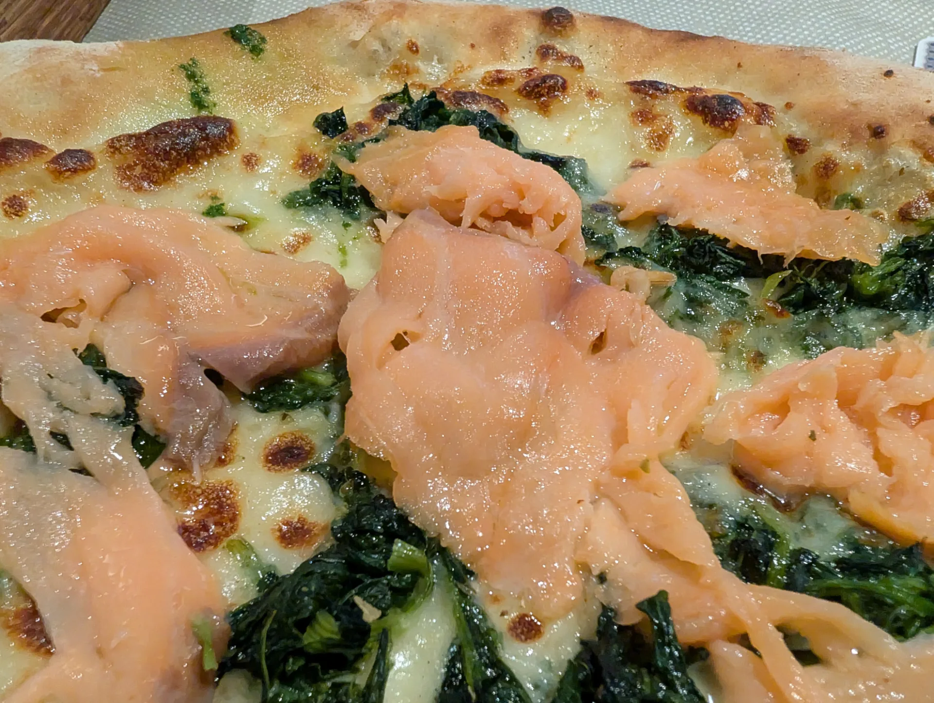 Smoked-salmon pizza on the evening in Gossensaß