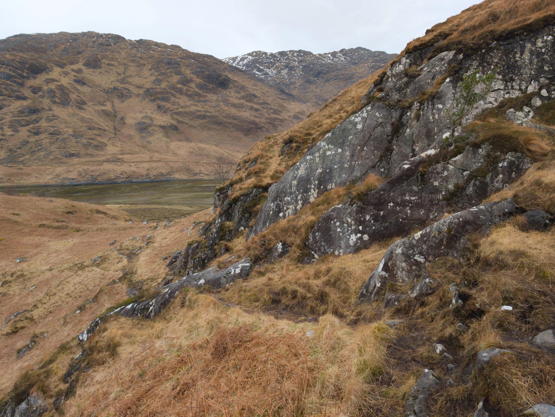 Rocky path above the bay