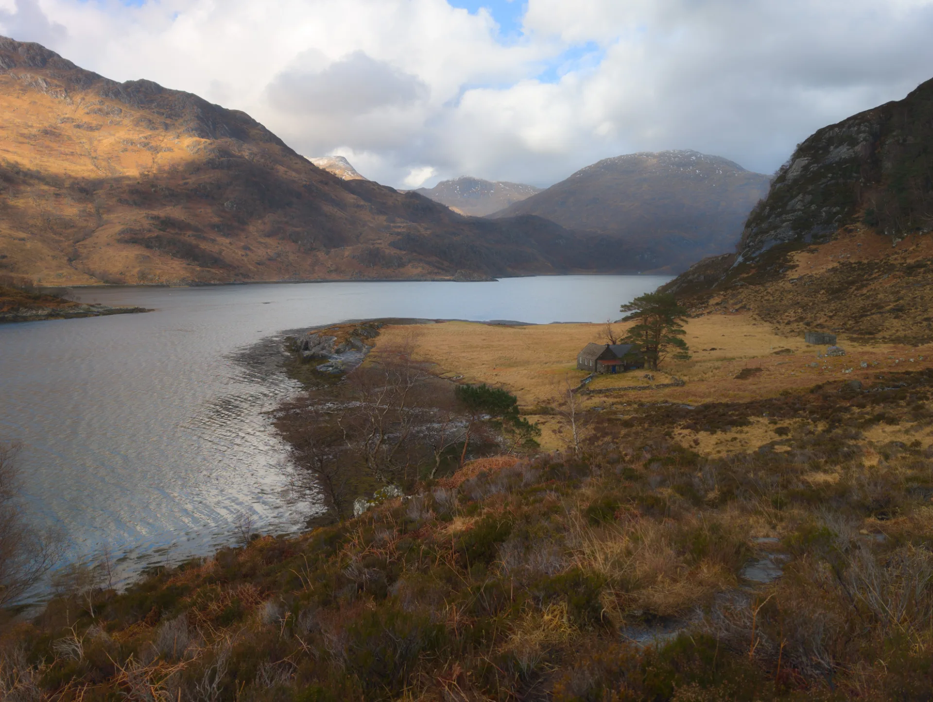 A lone bothy on the shore just before Kinloch Hourn