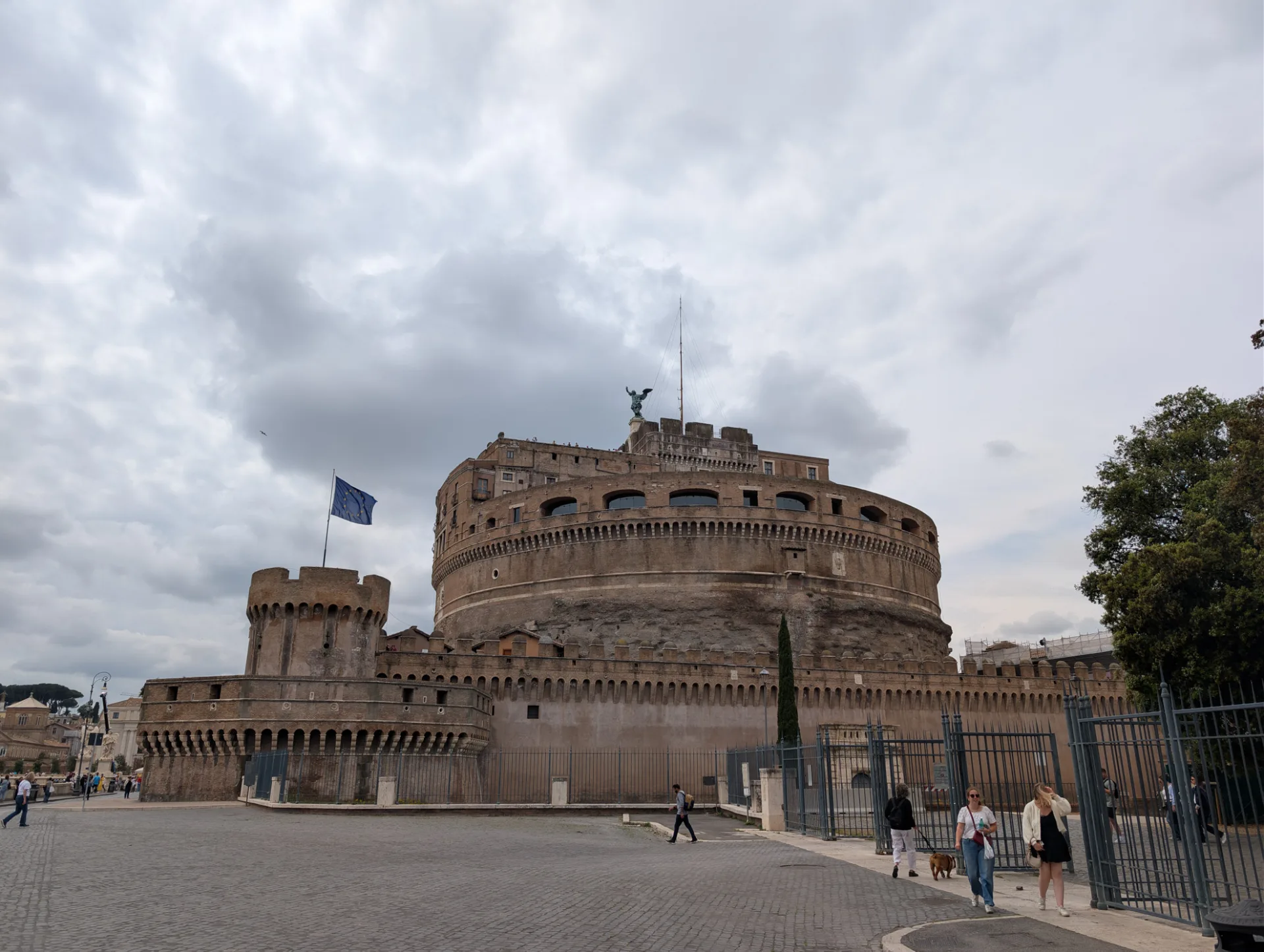 Castel Sant'Angelo on the way to the swearing-in